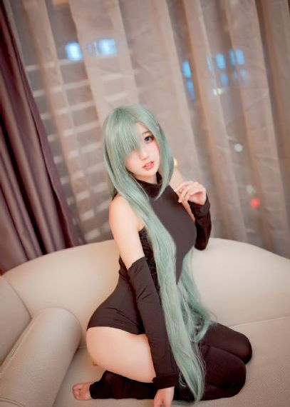 迷人的小保姆_午夜在线观看完整版
