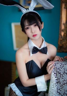 在线播放啄木乌丝袜秘书_4K在线手机播放